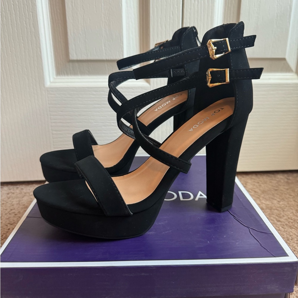 Moda Black Block Heel Sandals with Ankle Strap
